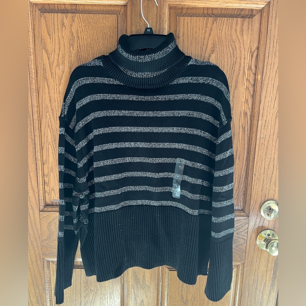 Gap black silver turtle neck sweater